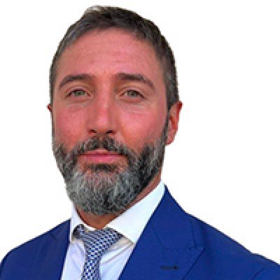 Avv. Iacopo I., avvocato esperto in compravendite immobiliari e trasferimenti